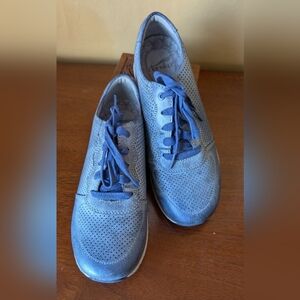 Dansko Christina tennis shoes, new, never worn blue metallic size 38